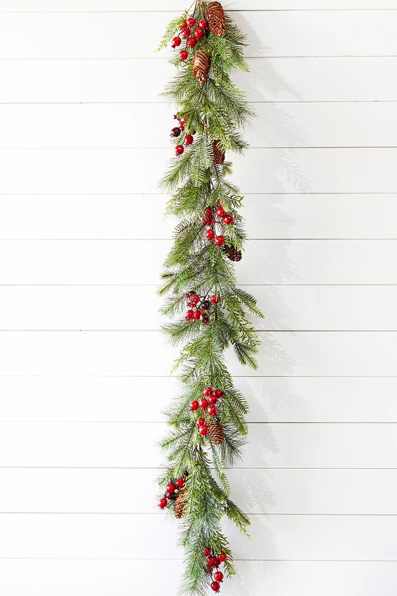 Outlet 5' Berry Pine With Cones Garland Christmas Garlands