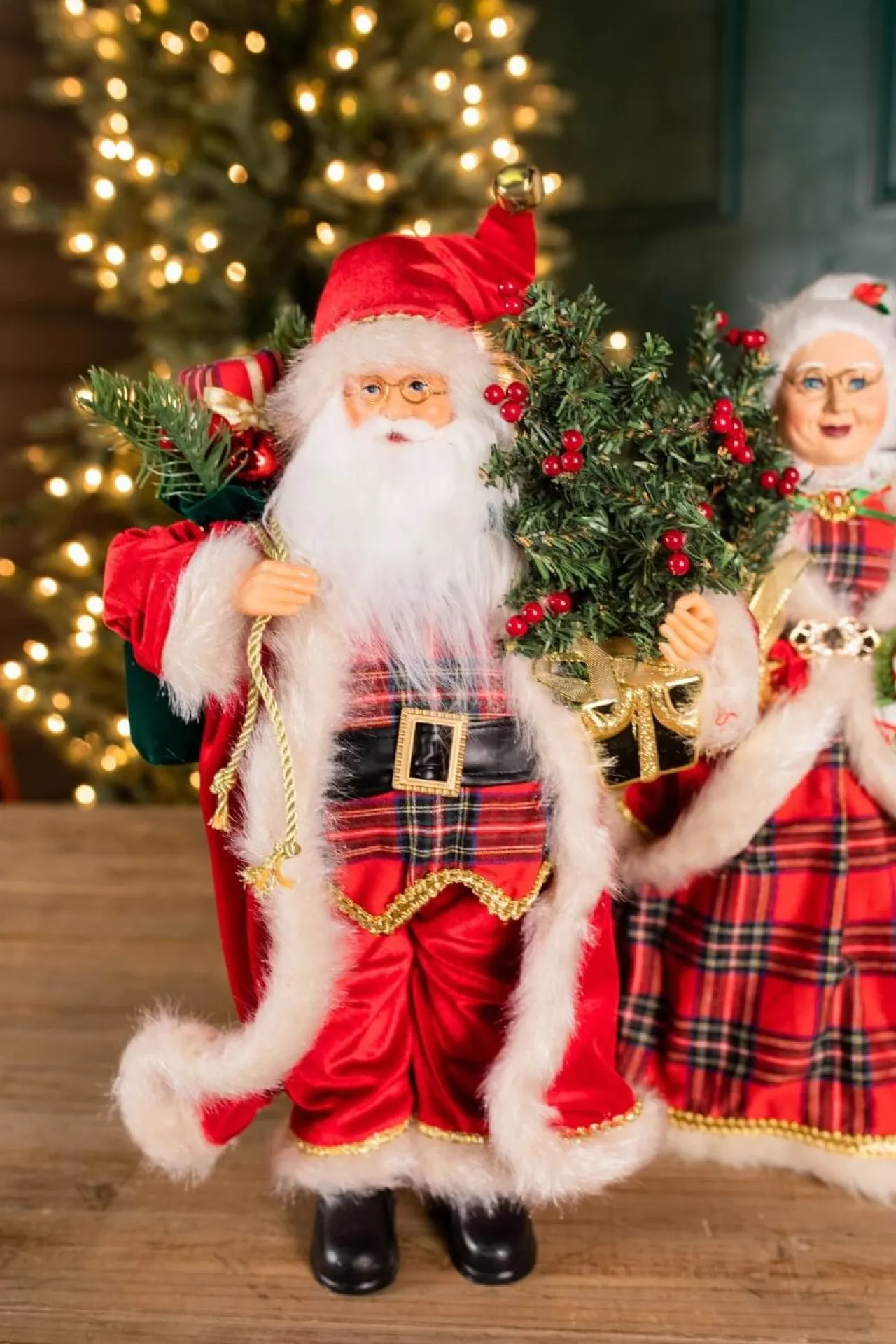 Clearance 18” Buffalo Plaid Santa And Mrs. Claus Figurine Set Christmas Accents
