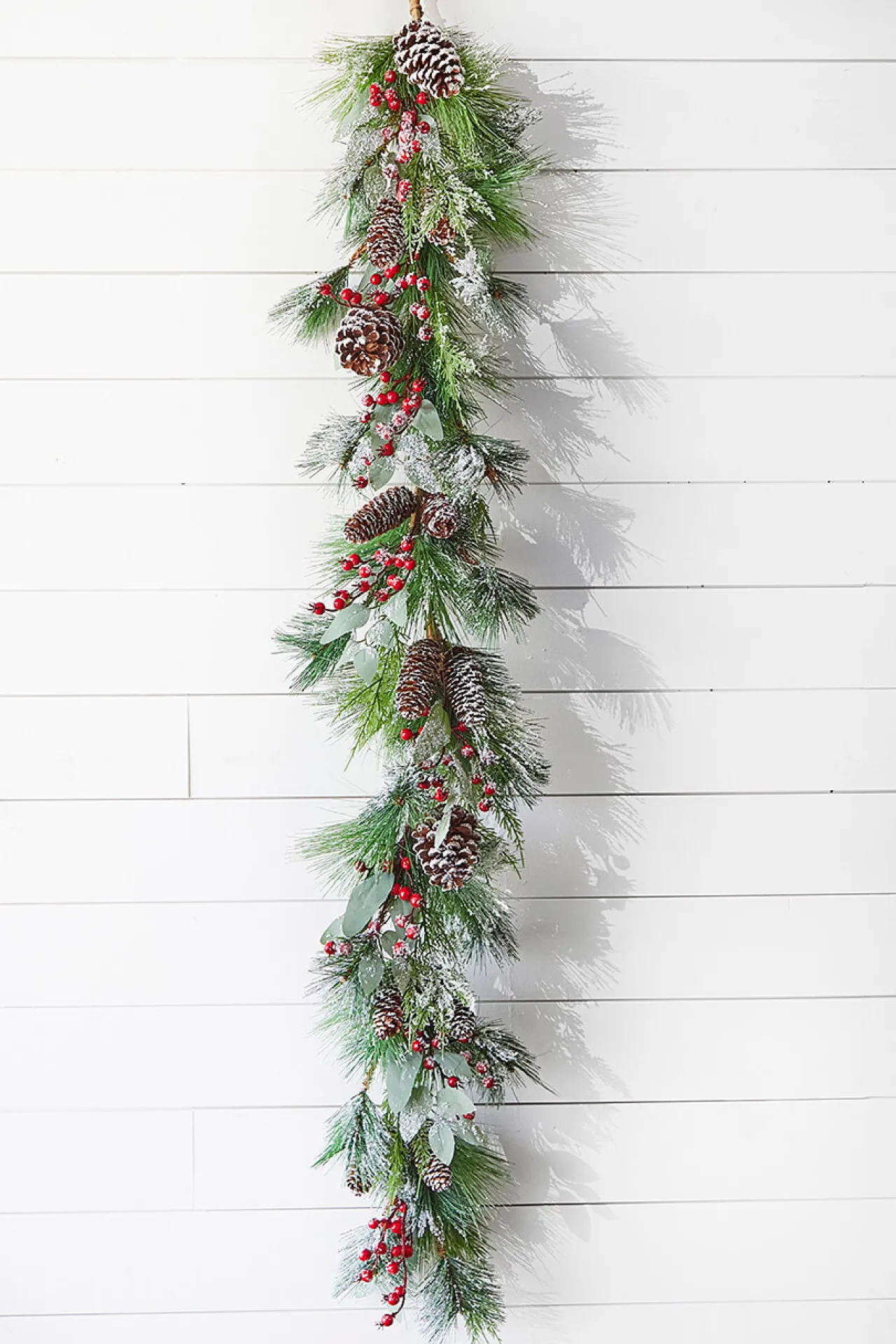 Store 5' Frost Pine Berry Garland Christmas Garlands