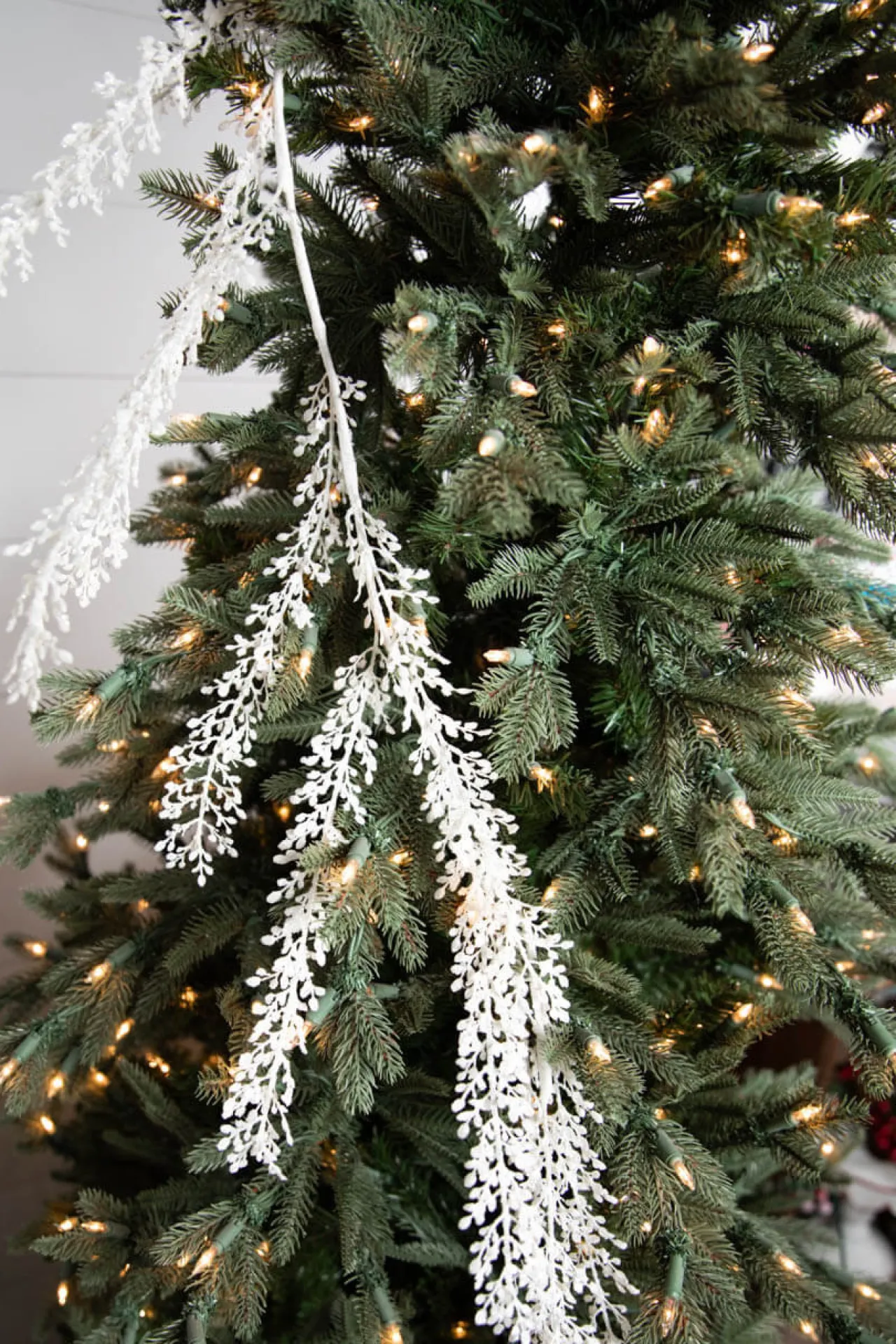 Outlet 48" Glitter/Sequin Artemisia Garland Christmas Garlands