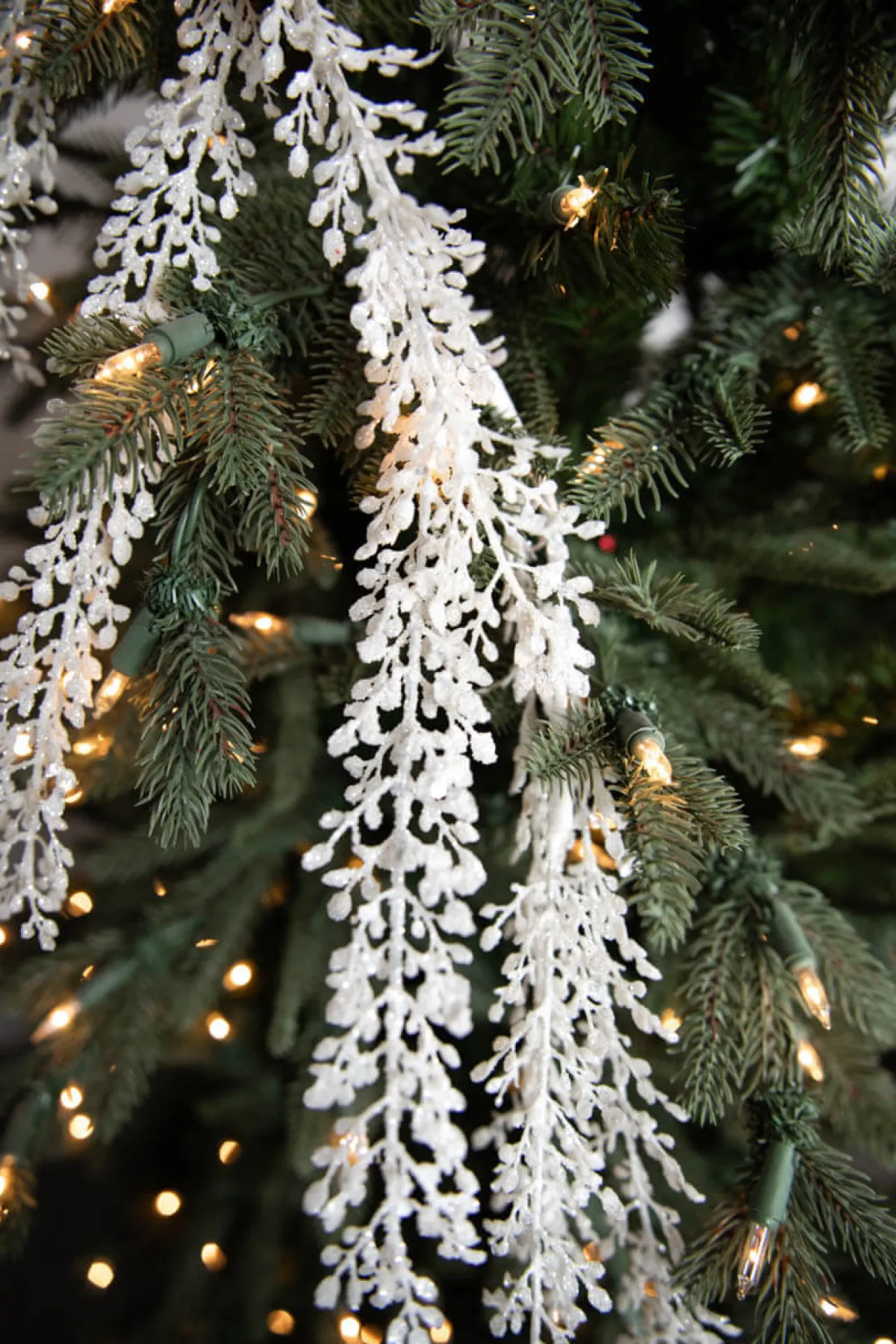 Outlet 48" Glitter/Sequin Artemisia Garland Christmas Garlands