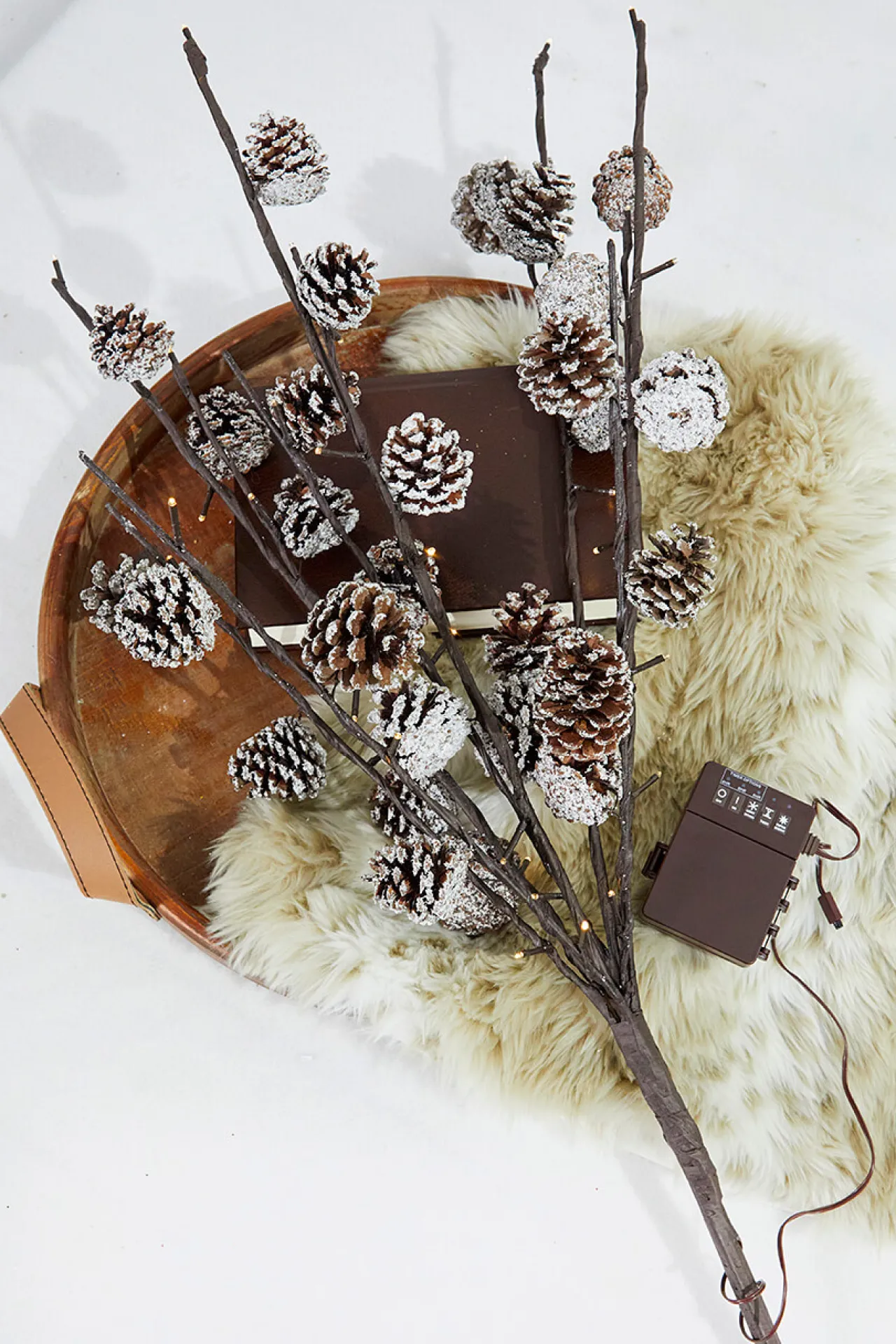 Fashion 36" LED Pine Cone Branch Indoor Lighting