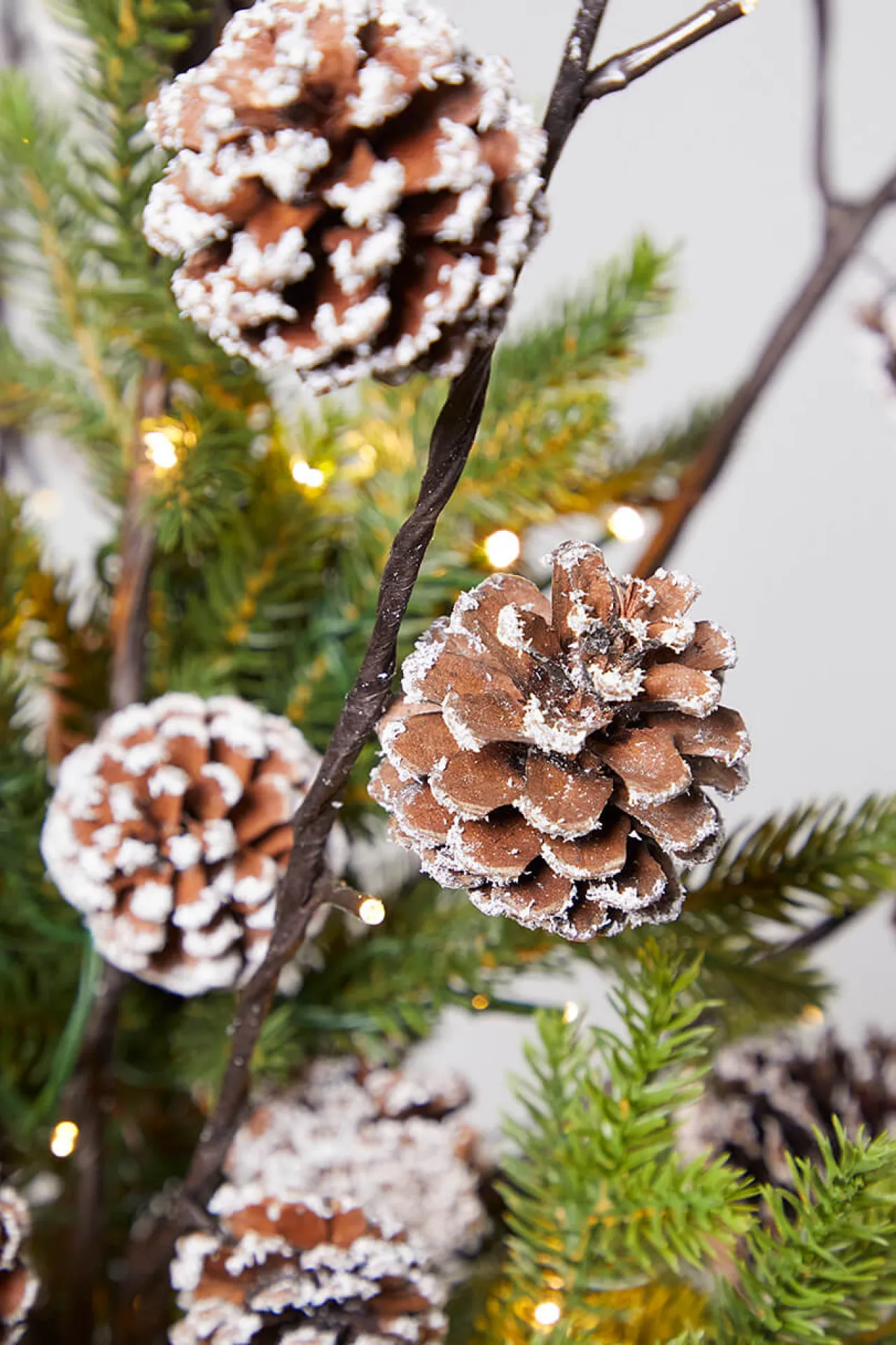 Fashion 36" LED Pine Cone Branch Indoor Lighting