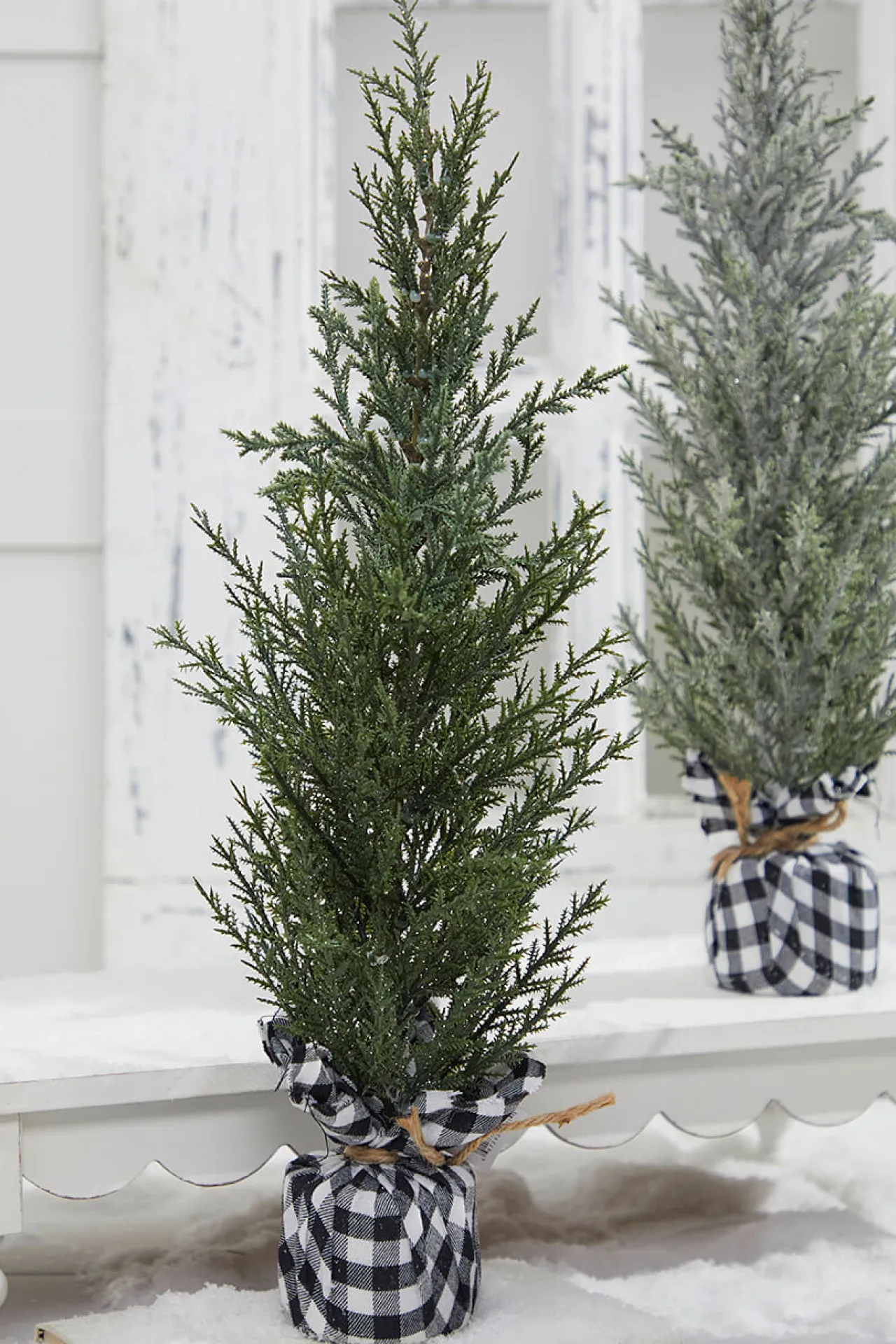 Outlet 21" Pine Tree With Plaid Fabric Christmas Accents