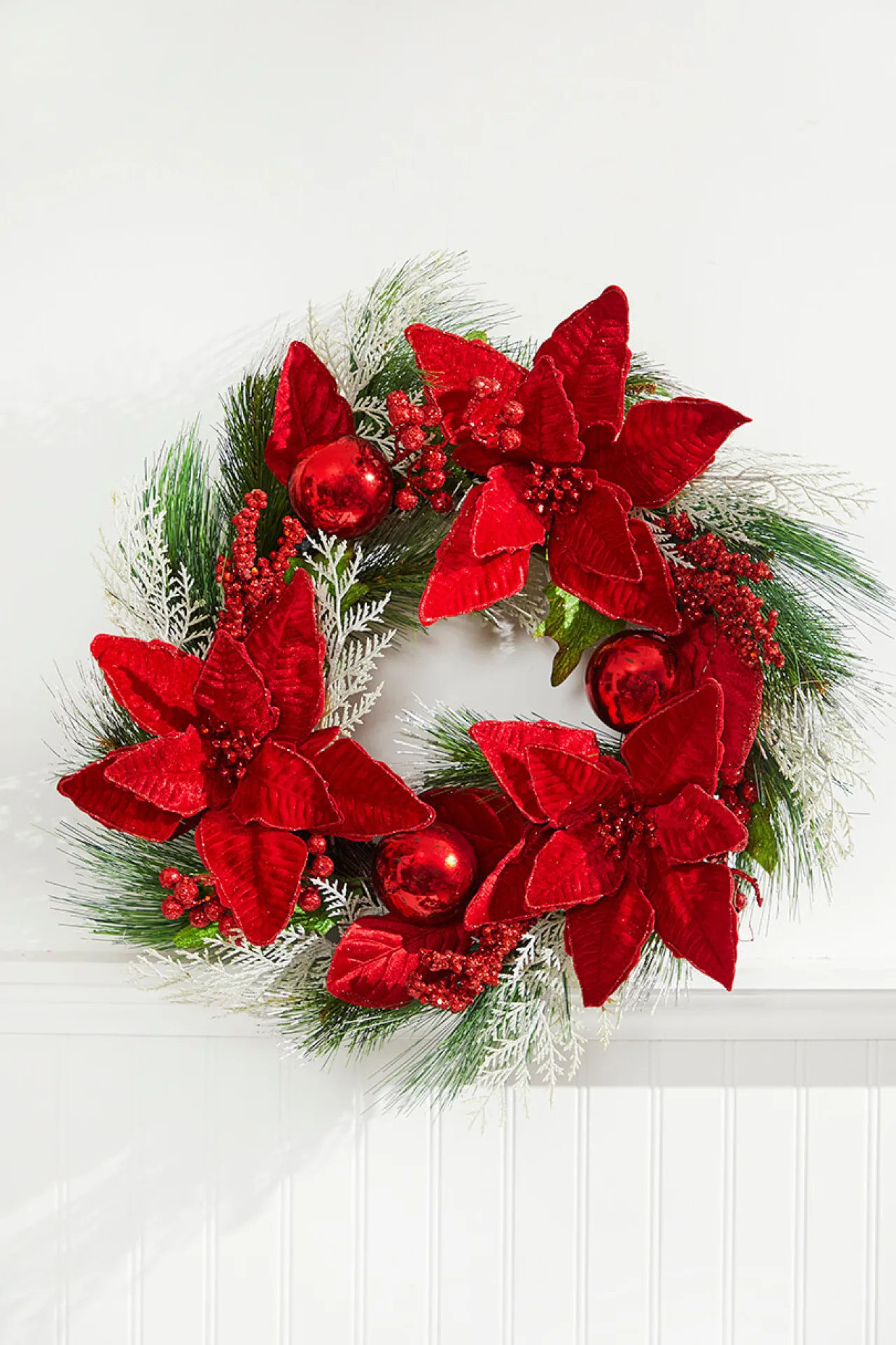 Hot 22” Poinsettia With Pine Wreath Christmas Wreaths