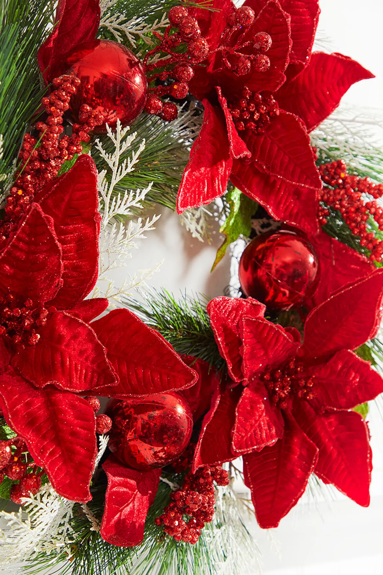 Hot 22” Poinsettia With Pine Wreath Christmas Wreaths