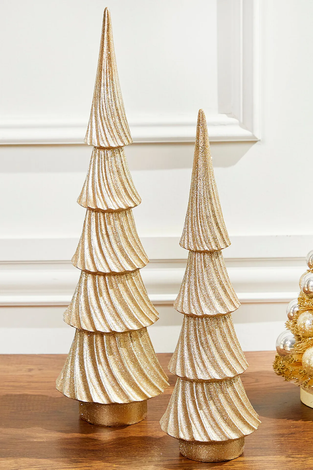 Best 17" Resin Modern Tree Christmas Accents