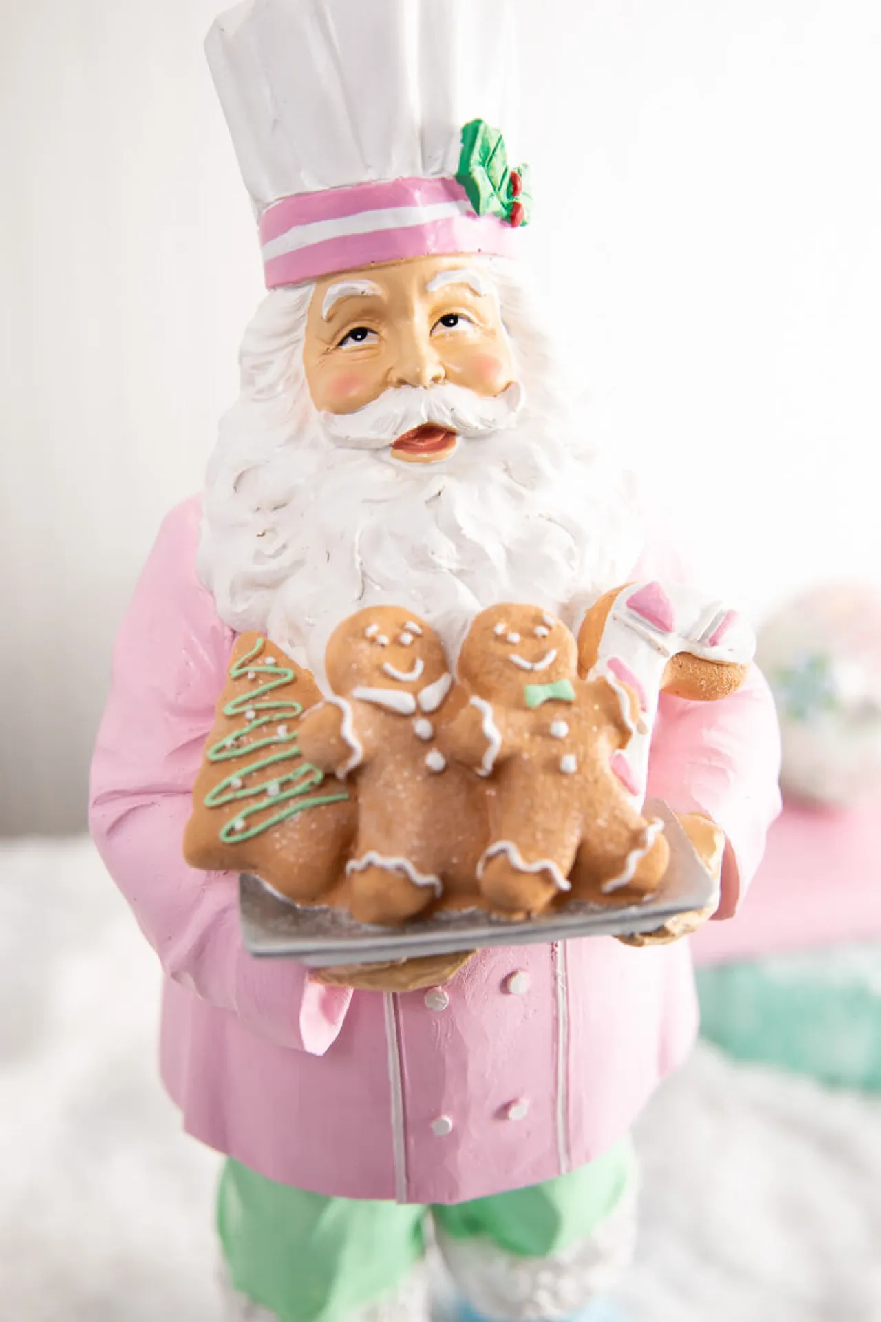 Best 16.6” Resin Pastel Gingerbread Santa Chef Christmas Accents