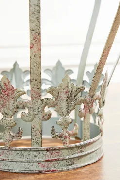 Store 16" Spiral Top Crown Christmas Accents