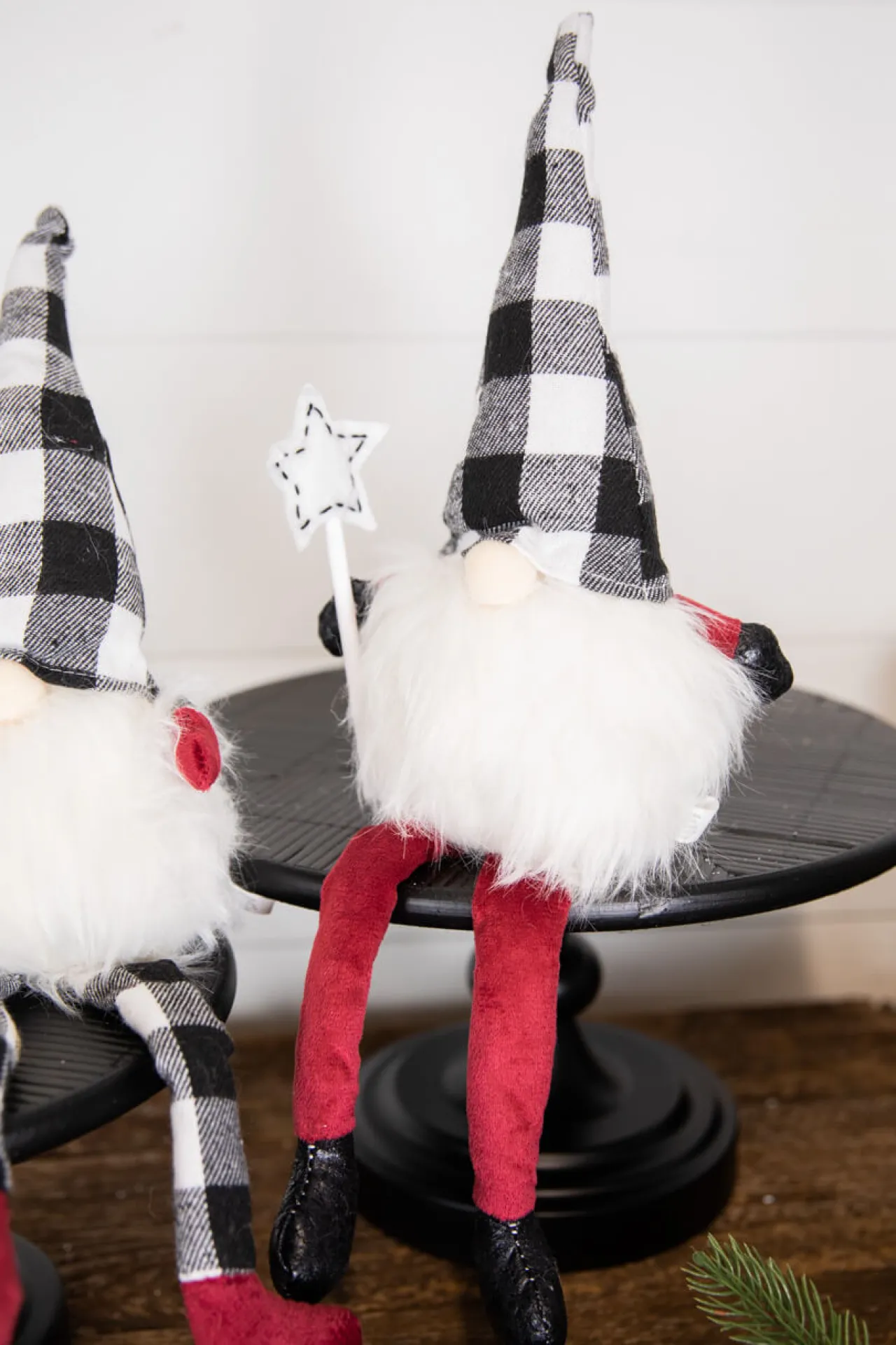 Store 7” Star Wand Buffalo Check Sitting Gnome Christmas Accents