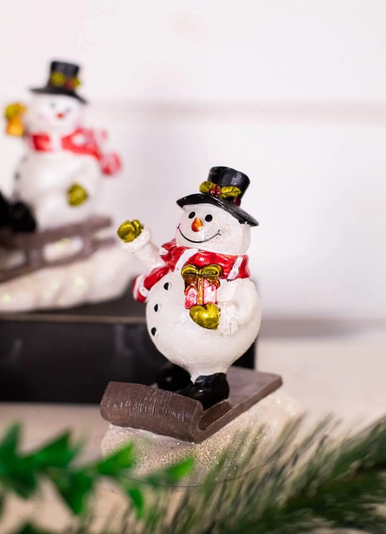 Best Resin Playing Jolly Snowman Christmas Accents