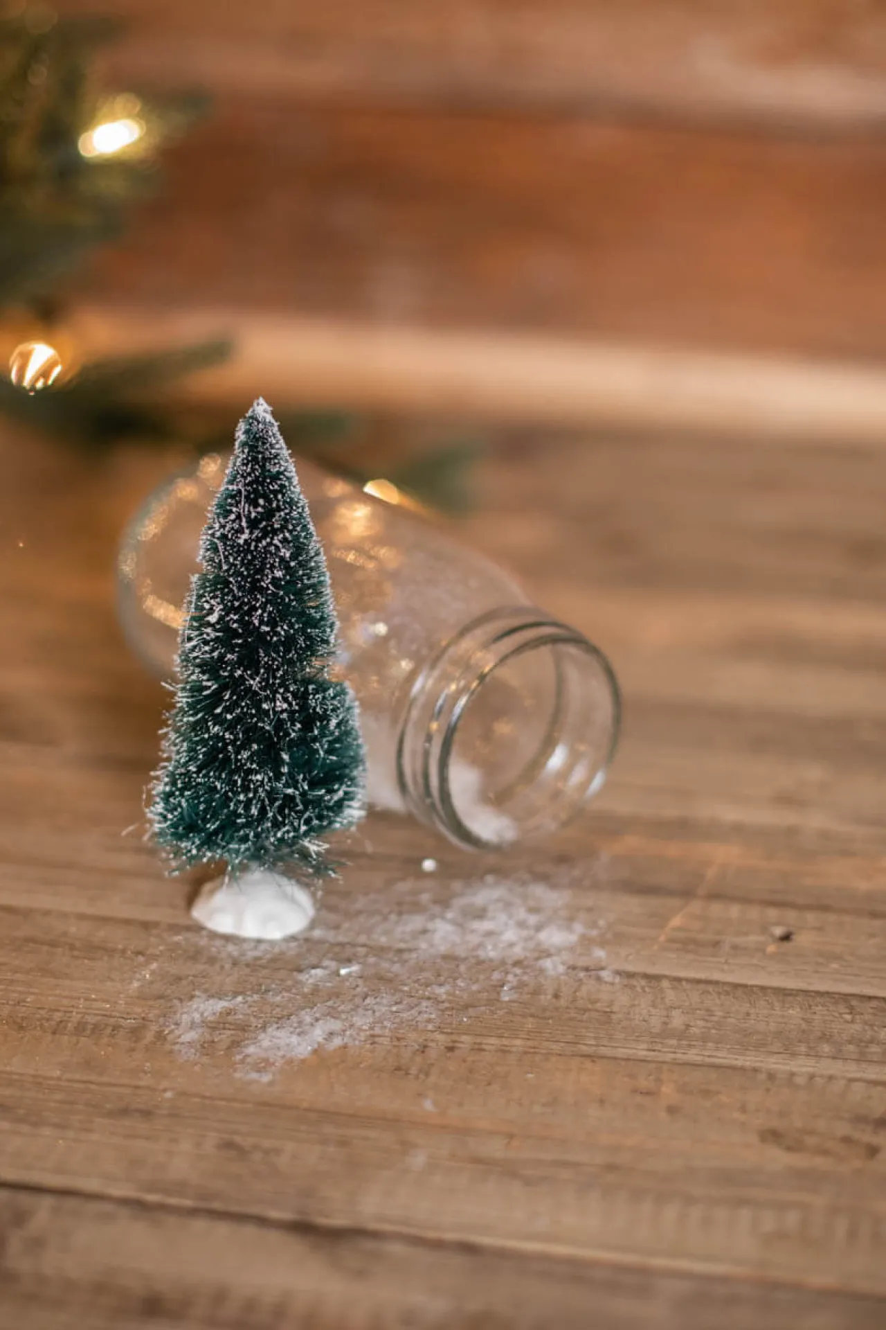 Cheap Vintage Bottle Brush Tree In Jar With Snow Christmas Accents